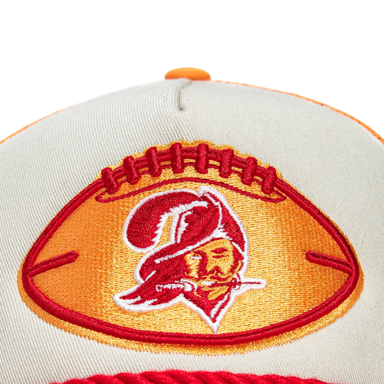 New Era 9Forty A-Frame 2024 Sideline Tampa Bay Buccaneers Trucker Snapback Hat - White, Light Orange